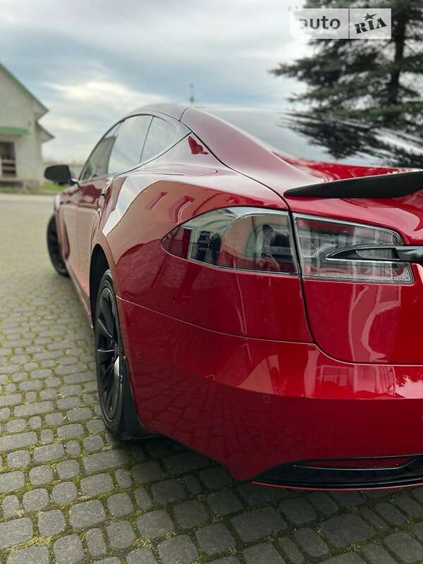 Ліфтбек Tesla Model S 2017 в Трускавці