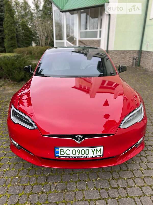 Ліфтбек Tesla Model S 2017 в Трускавці