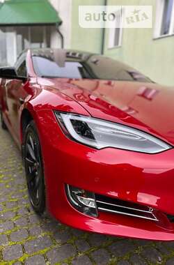 Ліфтбек Tesla Model S 2017 в 