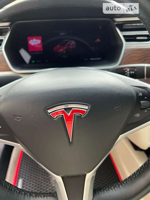 Ліфтбек Tesla Model S 2017 в Трускавці