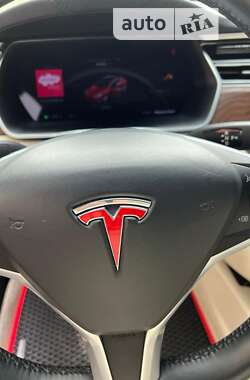 Ліфтбек Tesla Model S 2017 в Трускавці