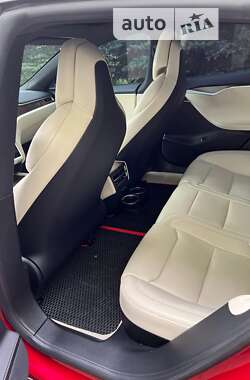 Ліфтбек Tesla Model S 2017 в 