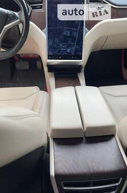 Ліфтбек Tesla Model S 2017 в 