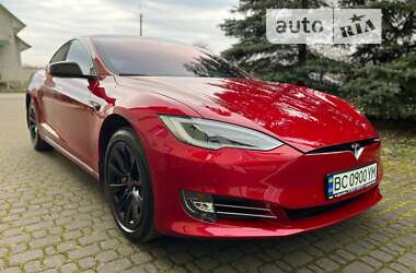 Лифтбек Tesla Model S 2017 в Трускавце