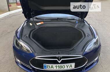 Ліфтбек Tesla Model S 2016 в Одесі