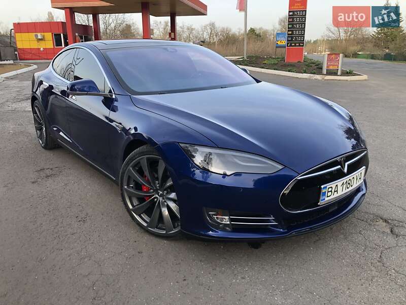 Ліфтбек Tesla Model S 2016 в Києві