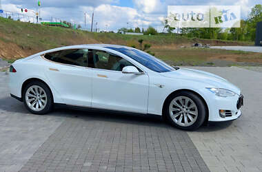 Лифтбек Tesla Model S 2016 в Хмельницком