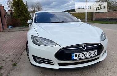 Лифтбек Tesla Model S 2014 в Киеве