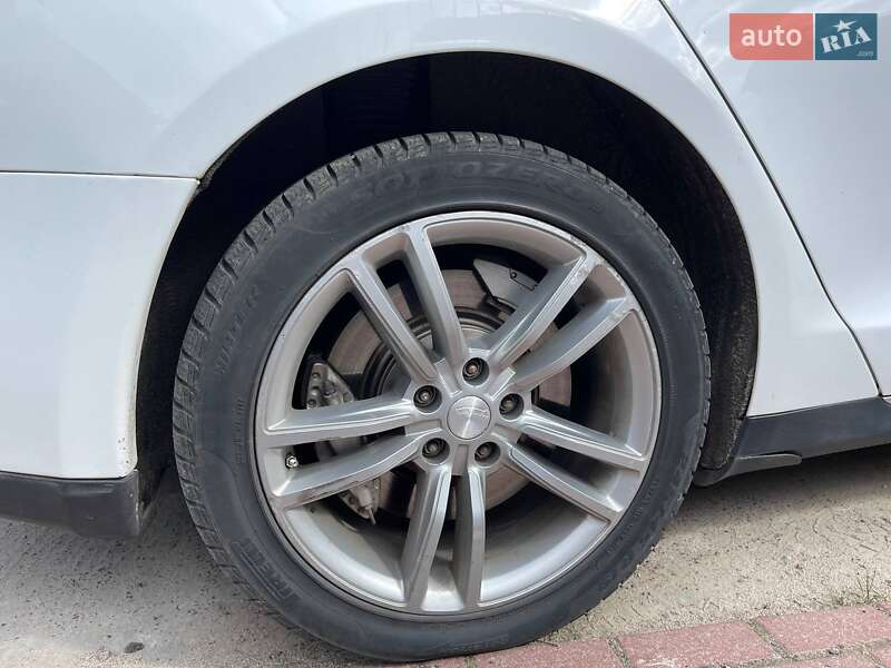 Ліфтбек Tesla Model S 2014 в Києві фото 4 Ліфтбек Tesla Model S 2014 в Києві