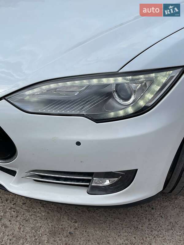 Лифтбек Tesla Model S 2014 в Киеве фото 7 Лифтбек Tesla Model S 2014 в Киеве