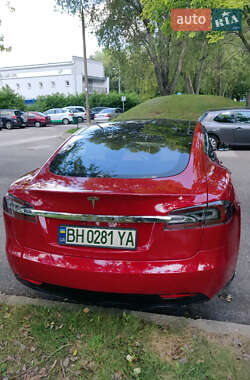 Лифтбек Tesla Model S 2017 в Львове