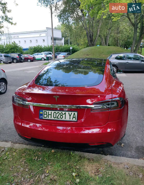 Лифтбек Tesla Model S 2017 в Львове