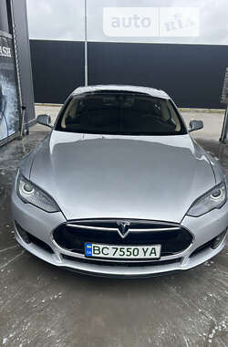 Ліфтбек Tesla Model S 2015 в Львові