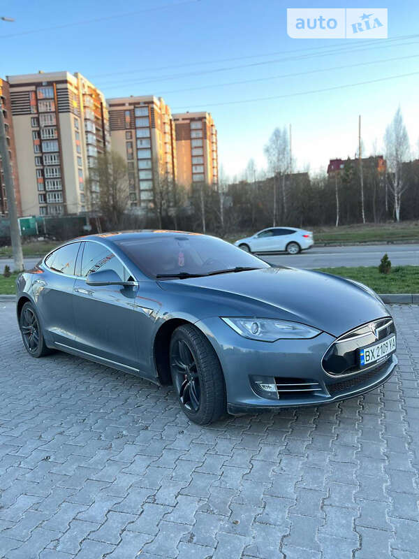 Ліфтбек Tesla Model S 2014 в Хмельницькому