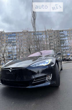 Лифтбек Tesla Model S 2018 в Николаеве