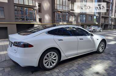 Лифтбек Tesla Model S 2016 в Ивано-Франковске