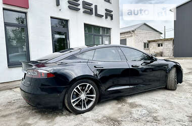 Лифтбек Tesla Model S 2017 в Виннице