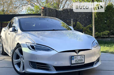 Лифтбек Tesla Model S 2018 в 
