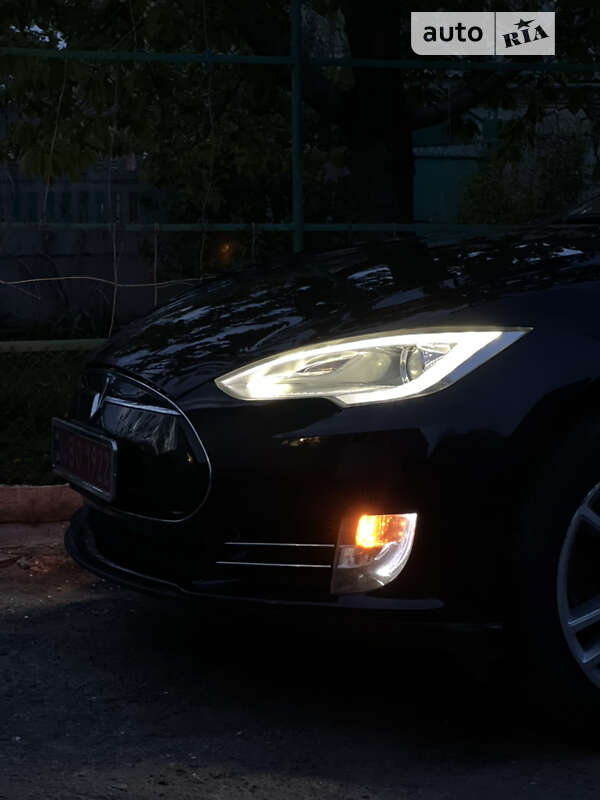 Лифтбек Tesla Model S 2013 в Белой Церкви