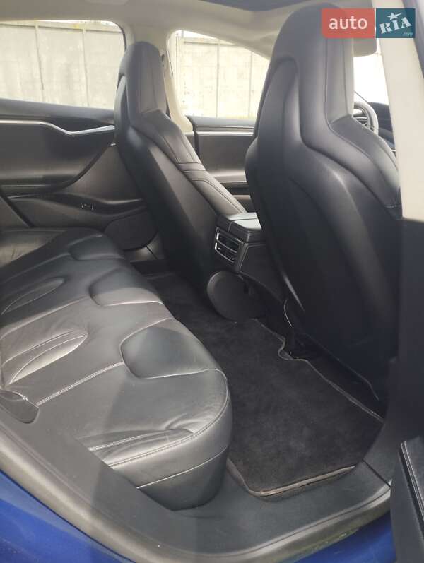 Лифтбек Tesla Model S 2016 в Полтаве