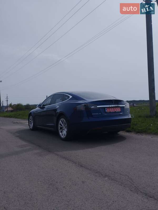 Лифтбек Tesla Model S 2016 в Полтаве
