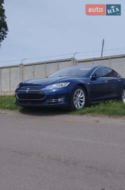 Лифтбек Tesla Model S 2016 в Полтаве