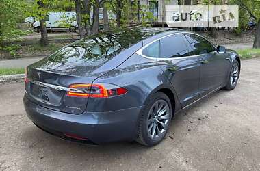 Ліфтбек Tesla Model S 2019 в Києві