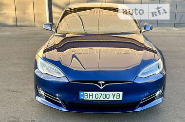 Лифтбек Tesla Model S 2017 в 