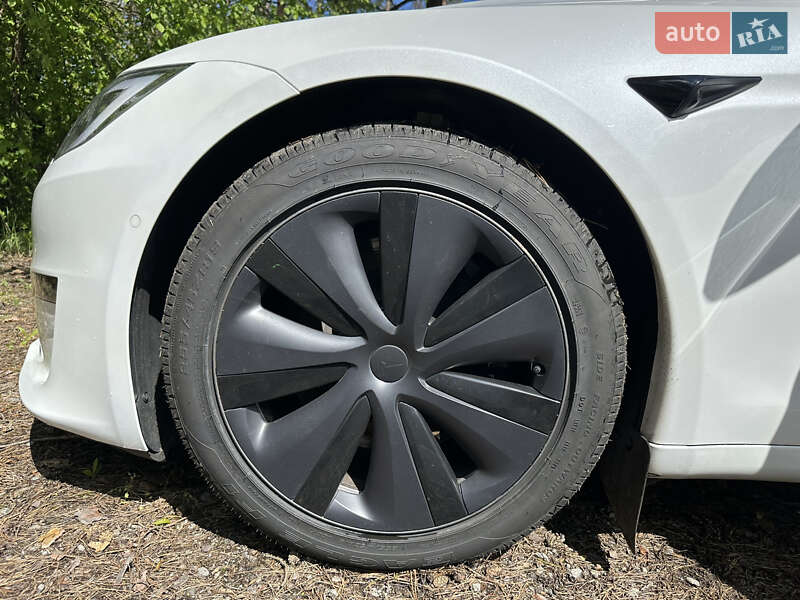 Лифтбек Tesla Model S 2021 в Киеве