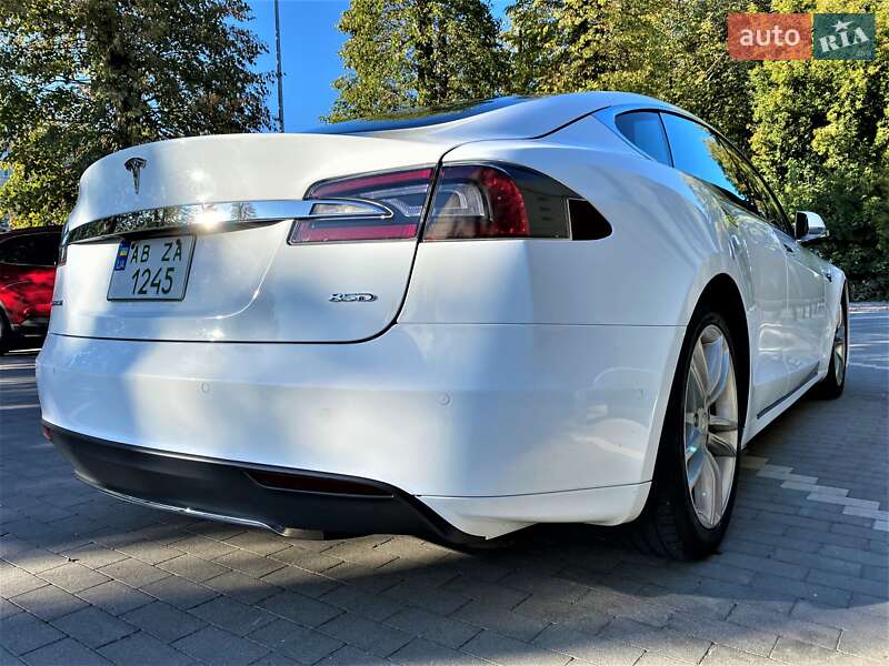 Лифтбек Tesla Model S 2015 в Виннице