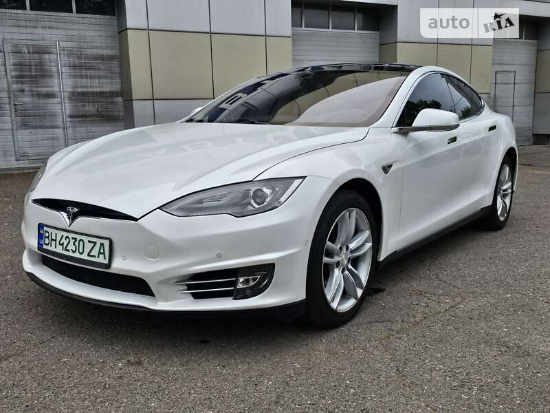 Ліфтбек Tesla Model S 2015 в Одесі