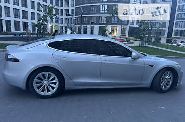 Ліфтбек Tesla Model S 2016 в Львові фото 16 Ліфтбек Tesla Model S 2016 в Львові