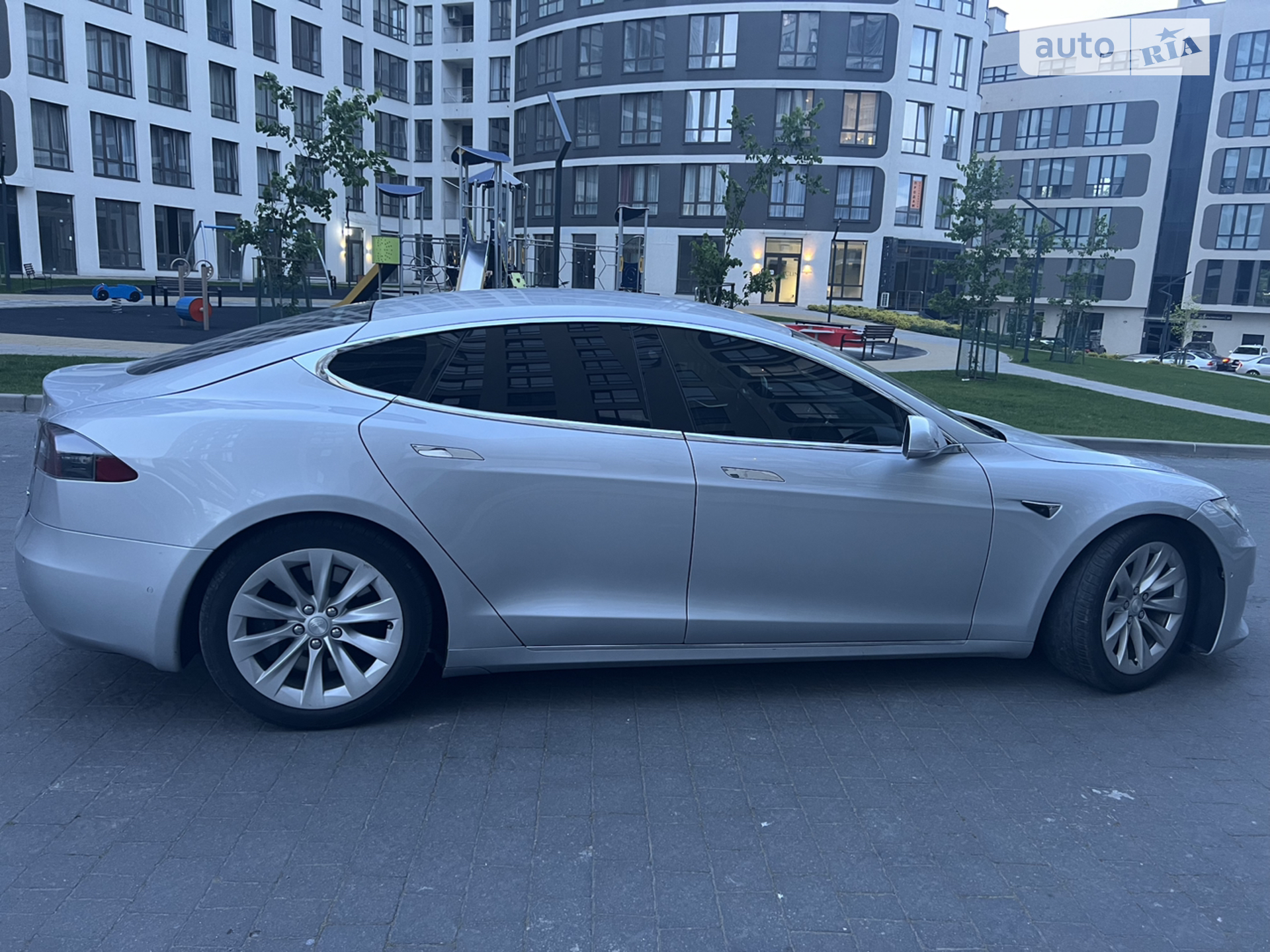 2016 Tesla Model S - мініатюра 16