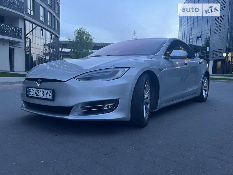 Ліфтбек Tesla Model S 2016 в Львові фото 18 Ліфтбек Tesla Model S 2016 в Львові