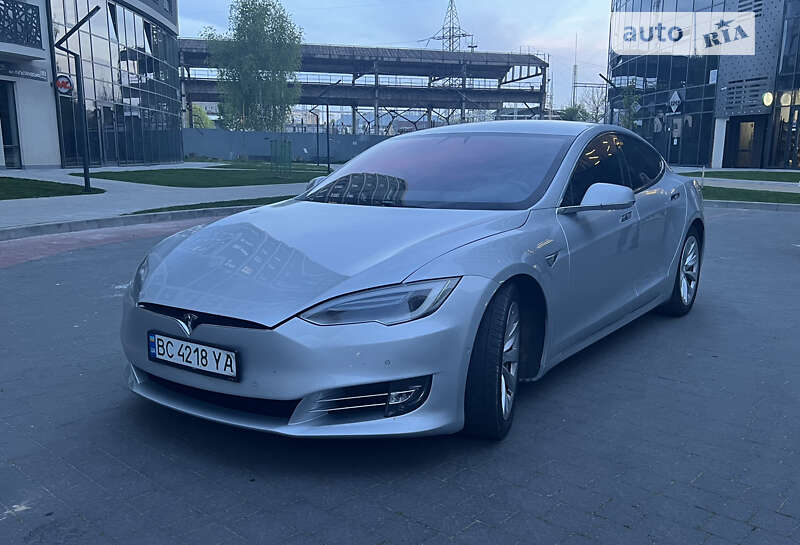 Ліфтбек Tesla Model S 2016 в Львові фото 17 Ліфтбек Tesla Model S 2016 в Львові