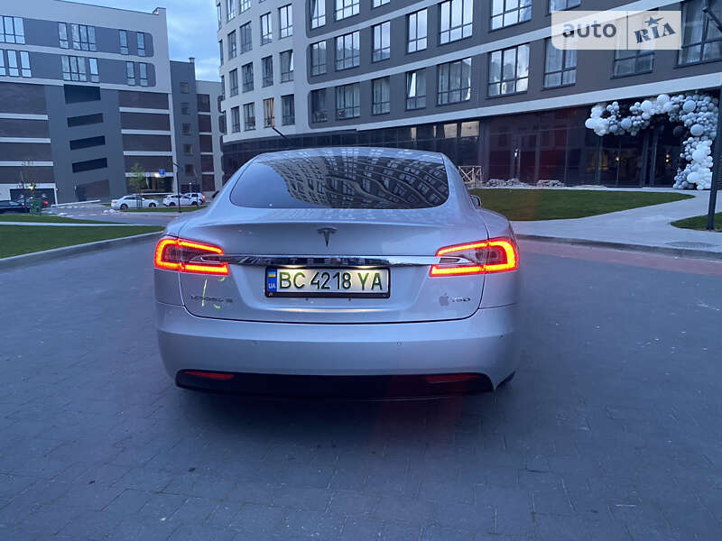 Ліфтбек Tesla Model S 2016 в Львові фото 21 Ліфтбек Tesla Model S 2016 в Львові