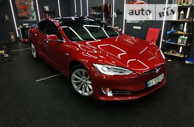 Ліфтбек Tesla Model S 2016 в Києві