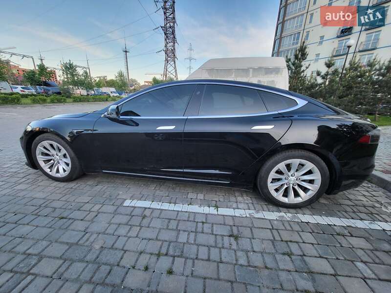 Ліфтбек Tesla Model S 2016 в Івано-Франківську