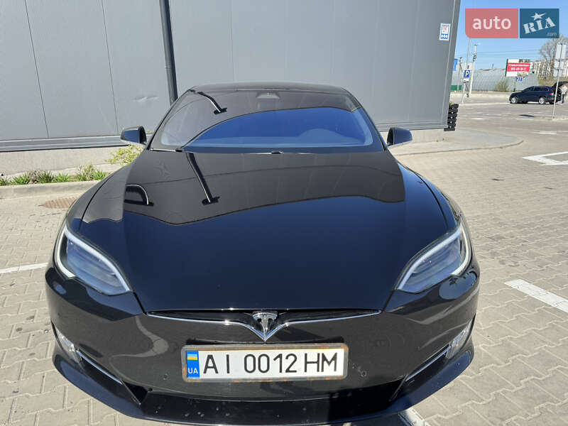 Лифтбек Tesla Model S 2018 в Киеве