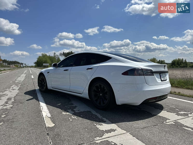Лифтбек Tesla Model S 2017 в Житомире