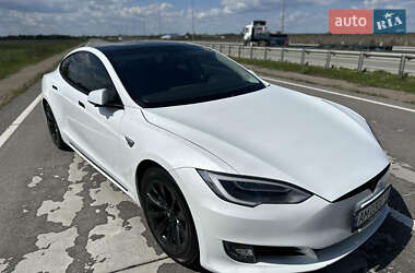 Лифтбек Tesla Model S 2017 в Житомире