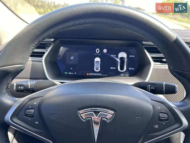Лифтбек Tesla Model S 2017 в Житомире