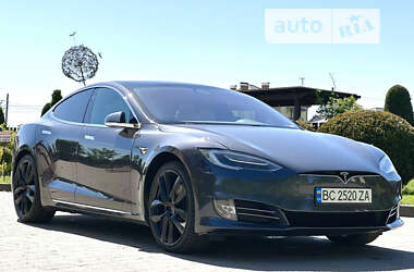 Ліфтбек Tesla Model S 2019 в Стрию