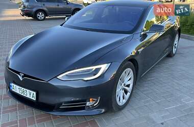 Лифтбек Tesla Model S 2017 в 