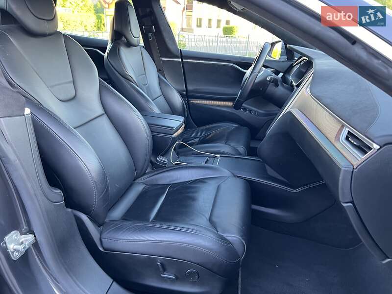 Ліфтбек Tesla Model S 2017 в Києві