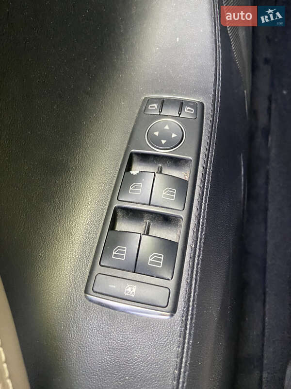 Лифтбек Tesla Model S 2012 в Хмельницком фото 67 Лифтбек Tesla Model S 2012 в Хмельницком