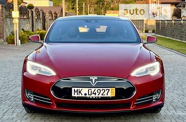 Лифтбек Tesla Model S 2016 в Ровно