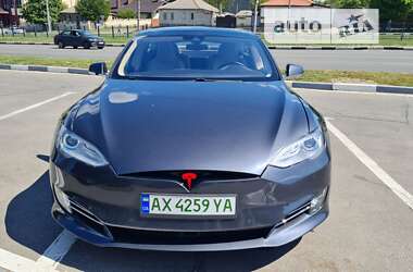 Лифтбек Tesla Model S 2015 в 