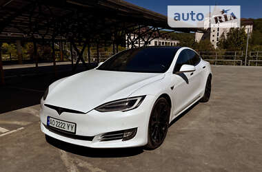 Лифтбек Tesla Model S 2020 в Ужгороде