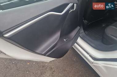 Лифтбек Tesla Model S 2016 в Тульчине